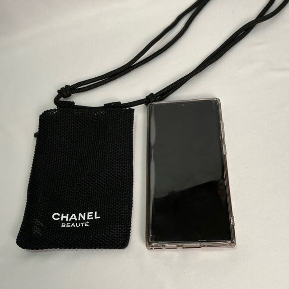 Chanel Beauté Black passport/phone holder Crossbody Pouch/bag - Picture 6 of 10